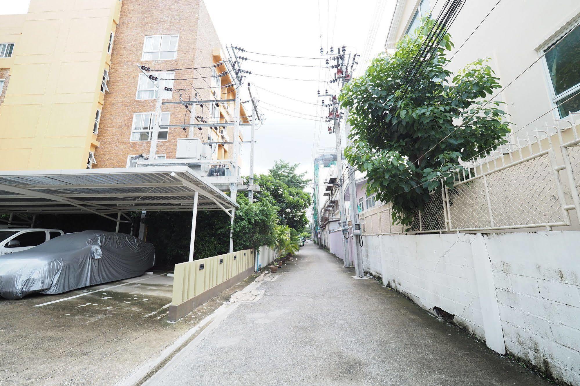 Living Naraa Place Bangkok Eksteriør billede
